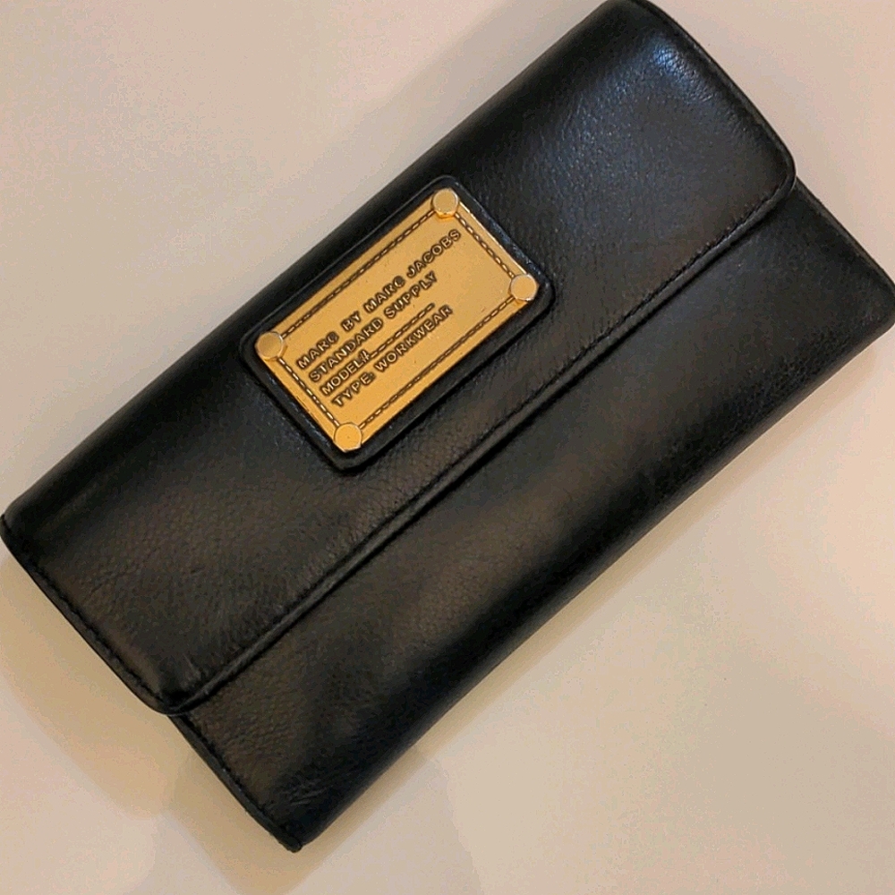 Marc Jacobs Black Leather wallet